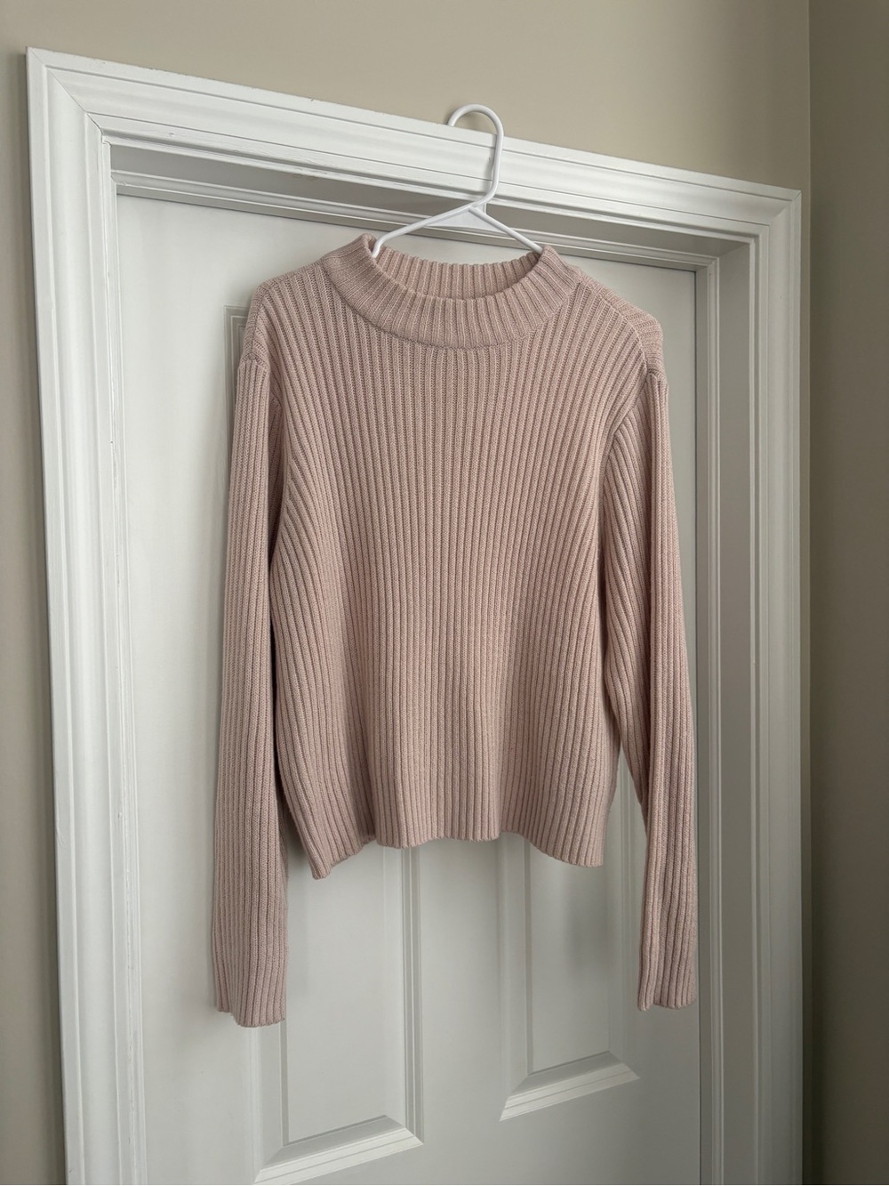 H&M Divided Mockneck Ribbed Pink Sweater Women’s Large
